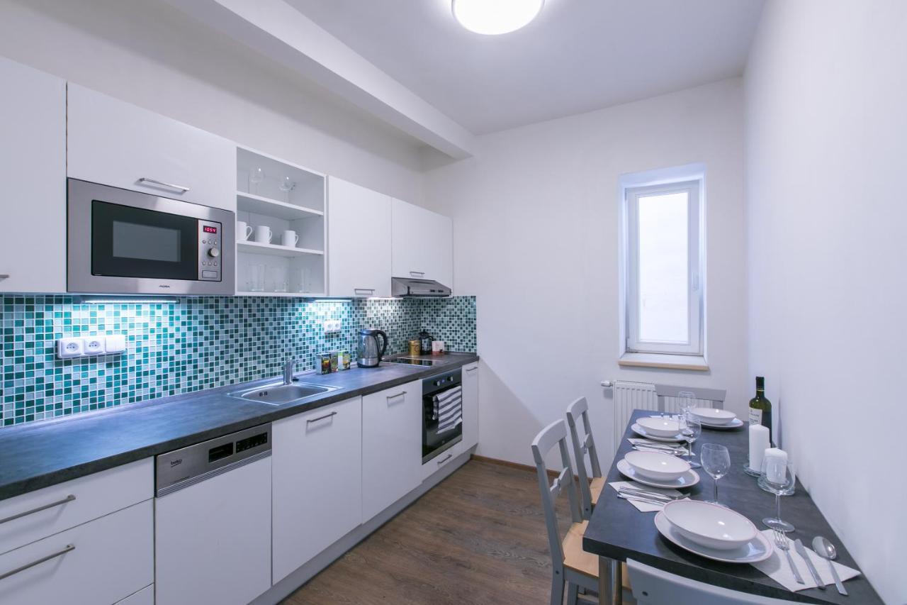 Cozy Apartment In Quiet Courtyard Near Charles Bridge براغ المظهر الخارجي الصورة